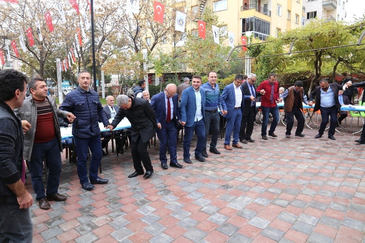 Hamsi Şenliği Turgutlu\'ya Renk Kattı