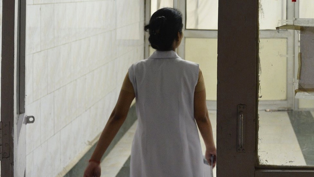 Hindistan\'da Bebeğe Yanlışlıkla Ölü Raporu Veren İki Doktor İşten Çıkarıldı