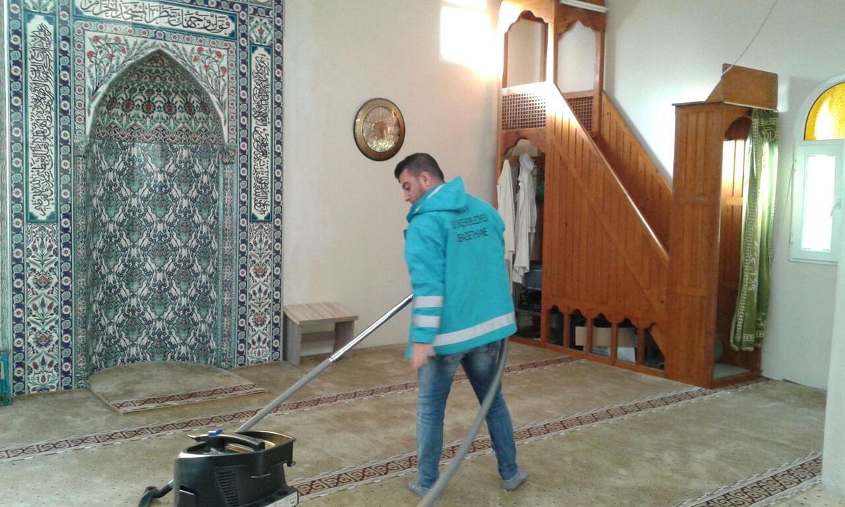 İbadethaneler Özenle Temizlenmeye Devam Ediyor