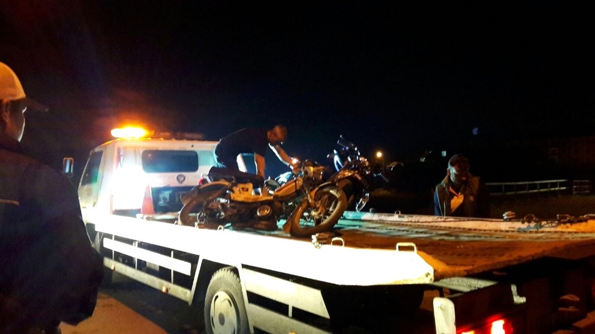 İki Motosiklet Kafa Kafaya Çarpıştı: 4 Yaralı