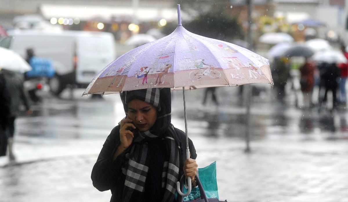 İstanbul\'da Sağanak Yağış Etkili Oluyor