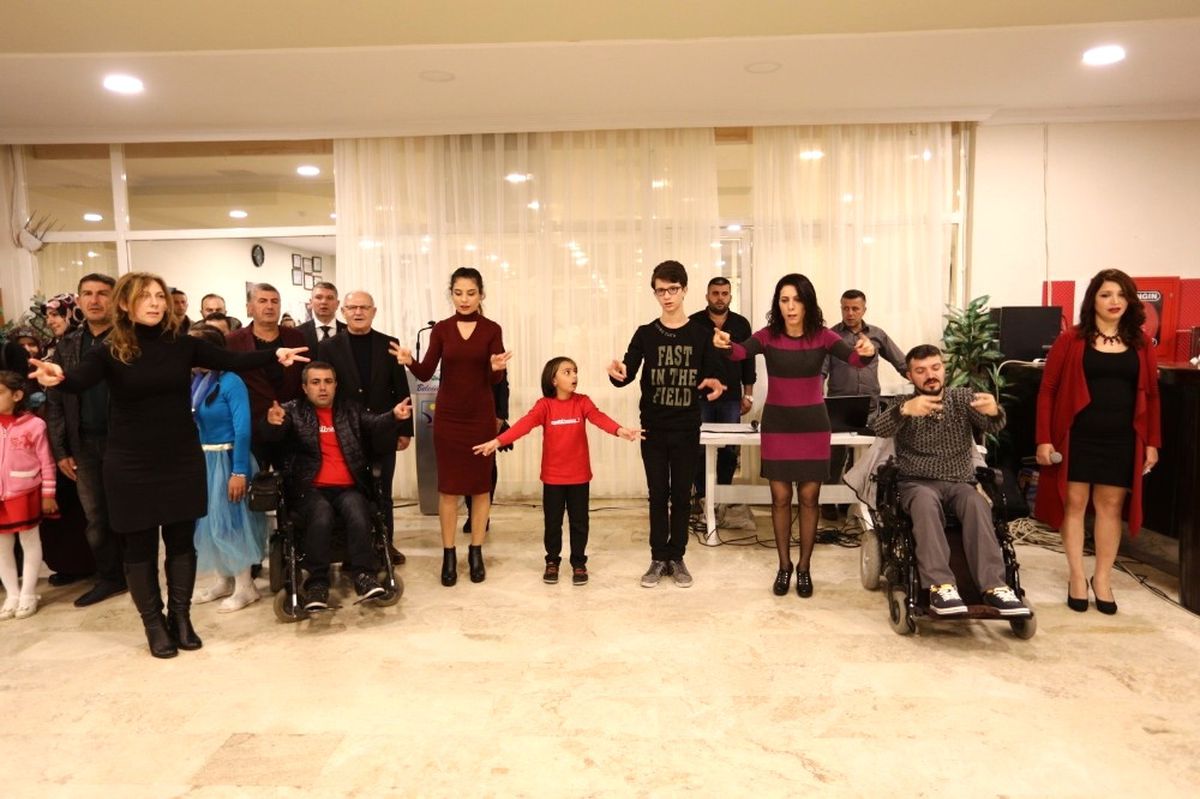 Manavgat Belediyesi\'nden Engelsiz Kutlama