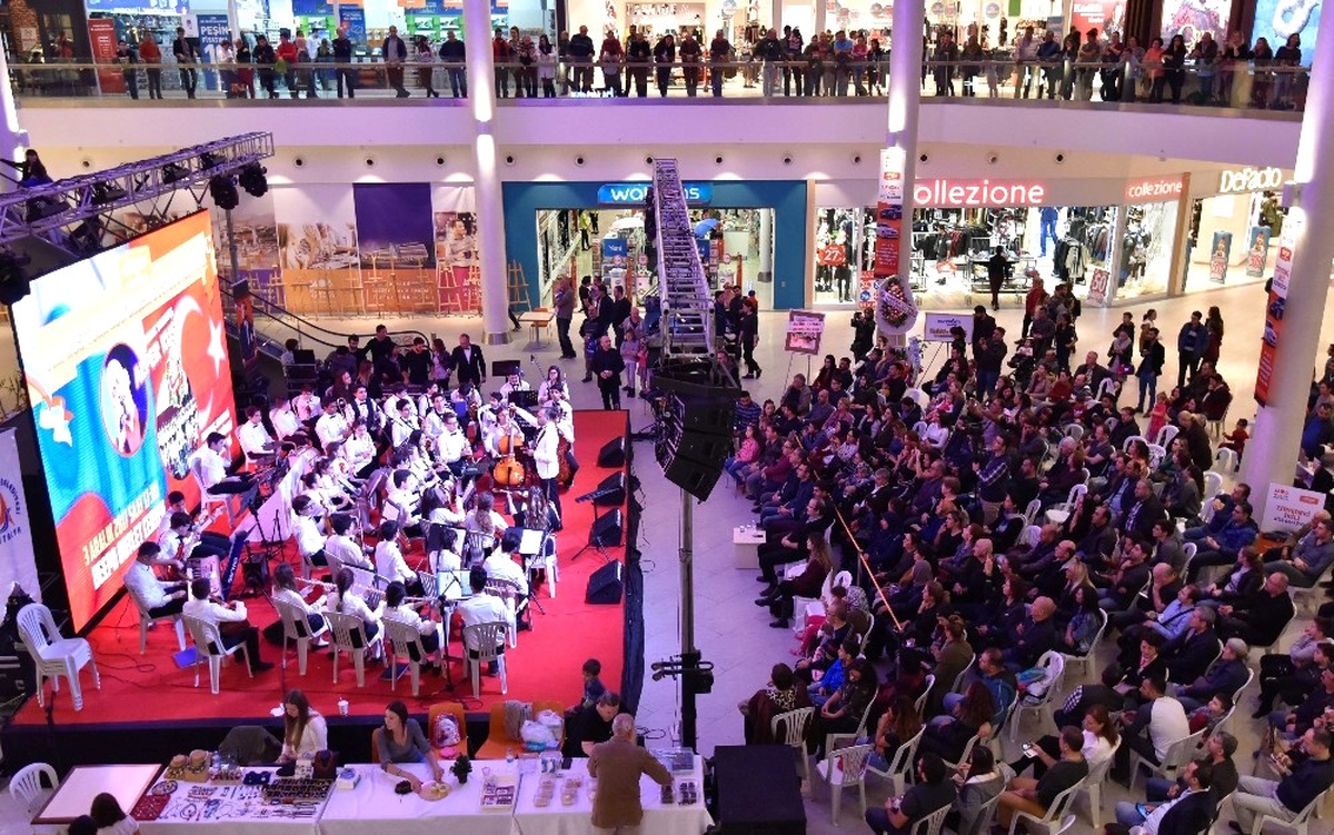 Muratpaşa\'nın Genç Müzisyenleri Festival Sahnesinde