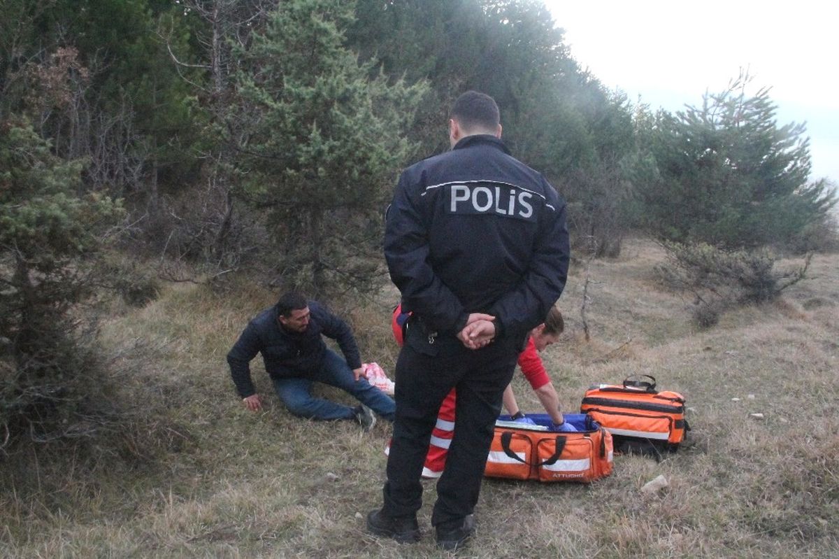 Ormanda Kaybolan Yaralı Vatandaşı Umke Kurtardı