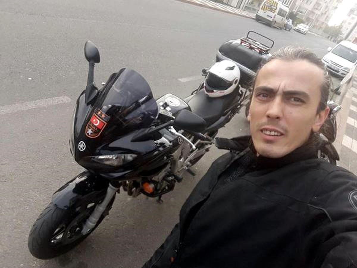 Otomobilin Metrelerce Sürüklediği Motosikletli Genç Öldü