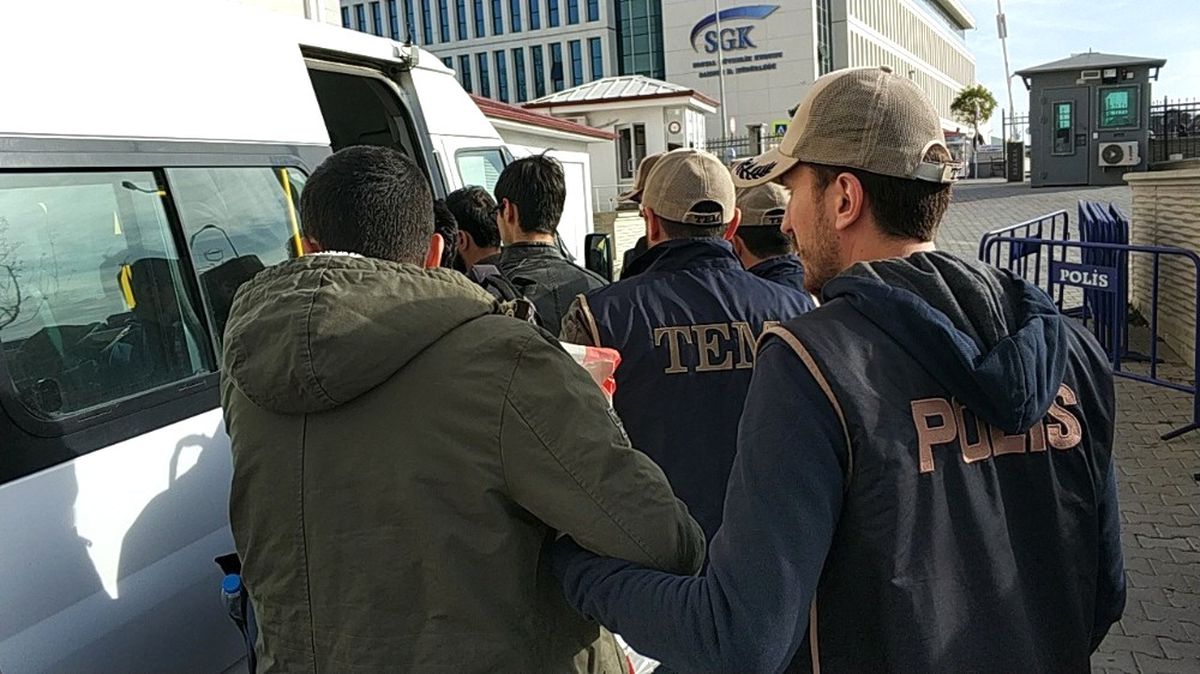 Samsun\'da Fetö\'den 3 Asker Tutuklandı
