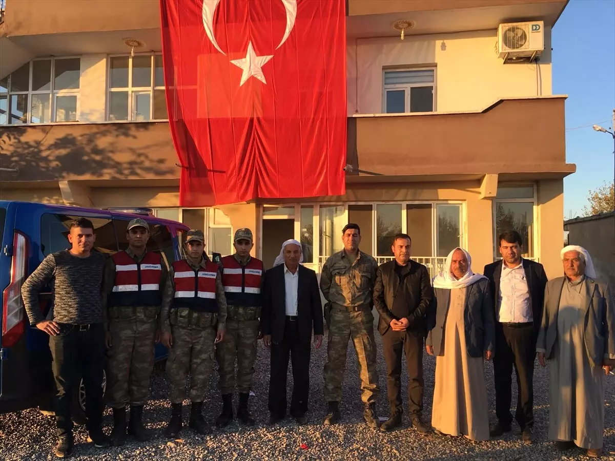 Şehit Mezarında Bakım Onarım Çalışması