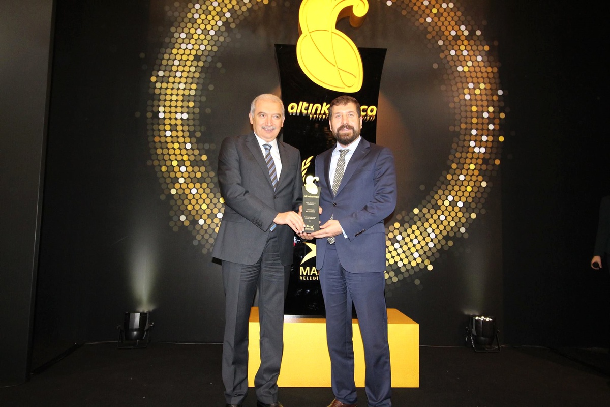 Sındırgı\'ya Belediyeciliğin Oscar\'ı Altın Karınca Ödülü