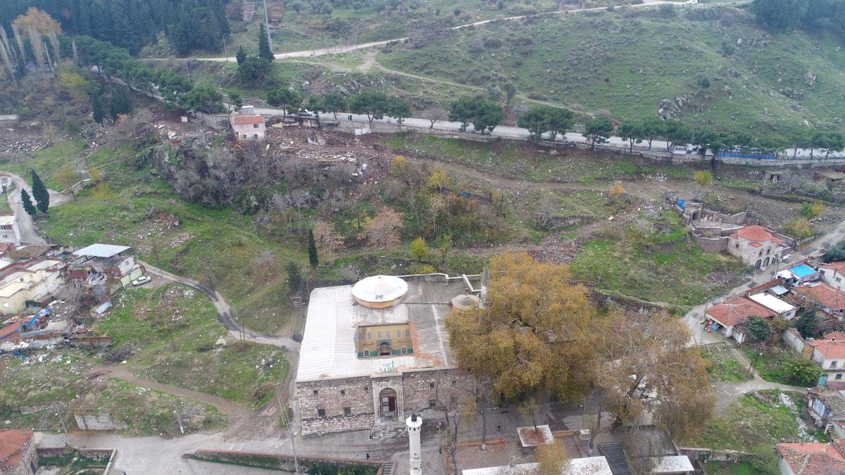 Ulucamii\'nin Silueti Gün Yüzüne Çıkıyor