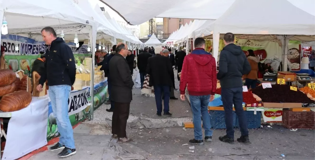 Van\'da Yöresel Ürün Pazarına Yoğun İlgi