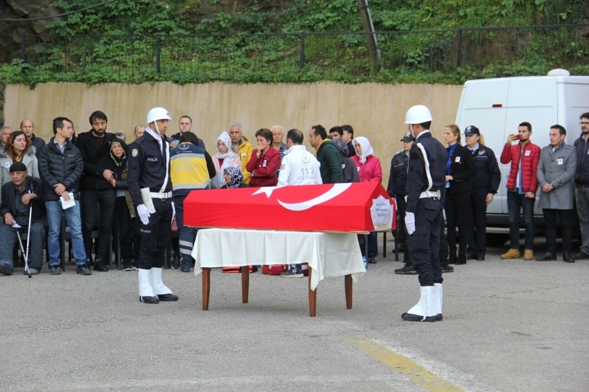 Yakalandığı Amansız Hastalığa Yenik Düşen Polis Memuru İçin Giresun\'da Tören Düzenledi
