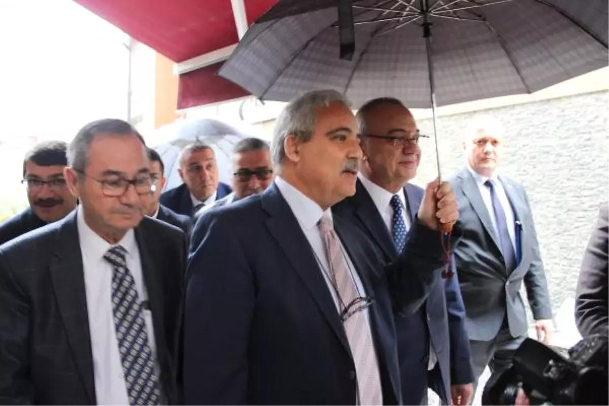 Ak Parti, CHP ve MHP Milletvekilleri, \'Manisaspor\' İçin Bir Araya Geldi