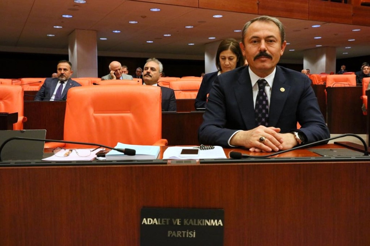 AK Parti\'li Vekil Taşeron Konusundaki Ayrıntıları Paylaştı