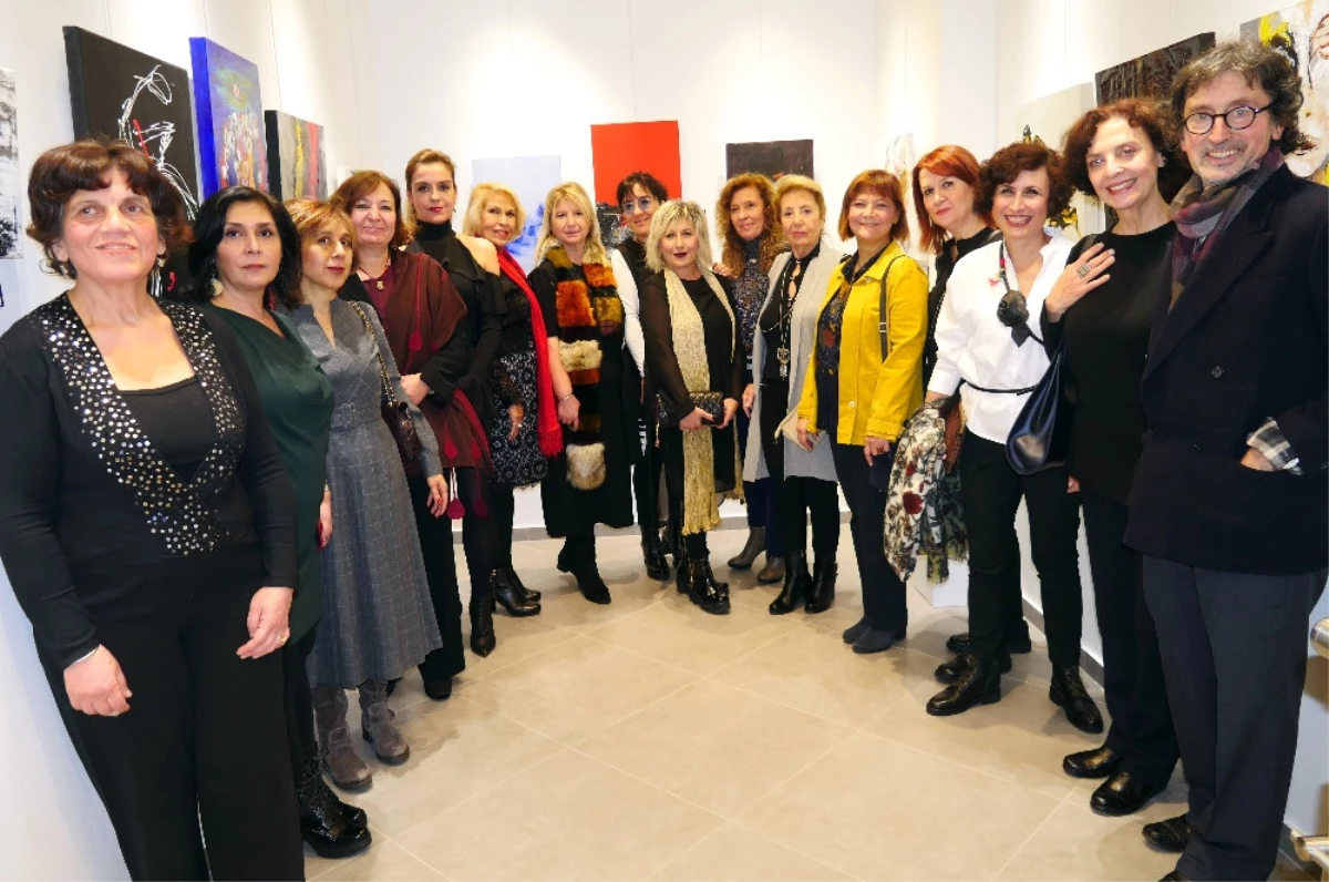 Ankaralı Sanatçı Kadınlar Derneği, Paris\'te Resim Sergisi Açtı