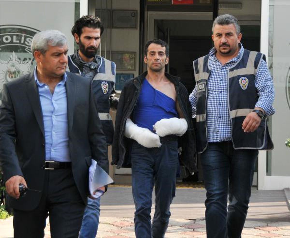 Antalya\'da Ayrı Yaşadığı Eşini Öldüren Koca Tutuklandı