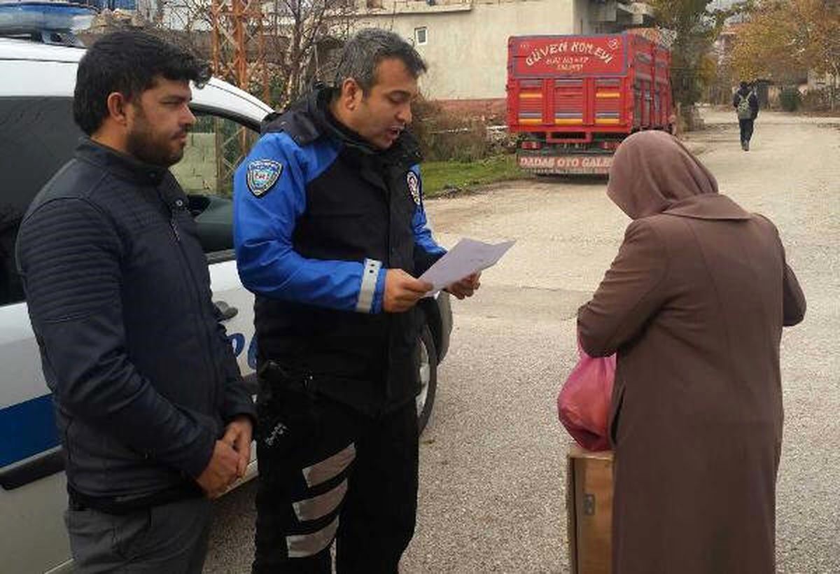 Atm\'de Bulduğu Parayı Sahibine Verdi
