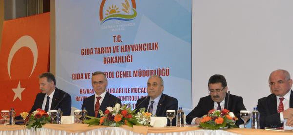 Bakan Fakıbaba\'dan Et İthalatını Bitirecek Talimat: 500 Bin Buzağı Kurtarılacak