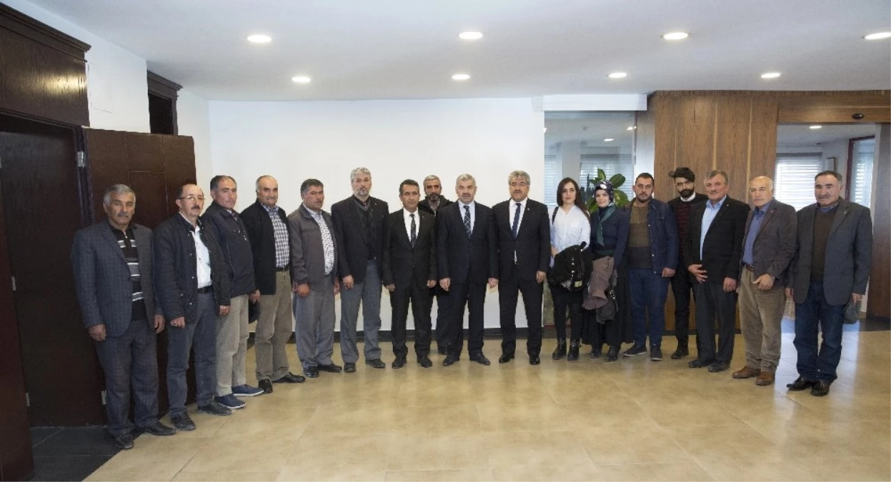 Başkan Çelik, AK Parti Pınarbaşı ve Akkışla İlçe Yönetim Kurulu Üyeleri ile Bir Araya Geldi