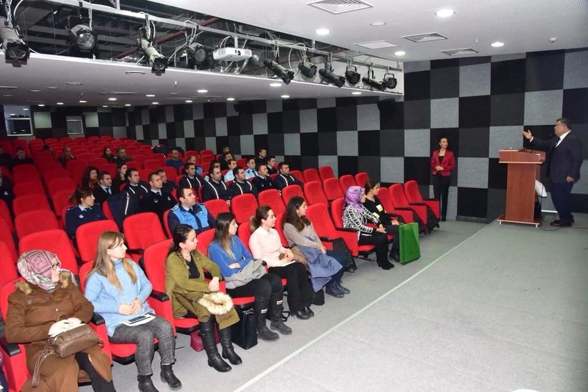 Başkan Yağcı, Nezaket Kuralları Eğitimi\'ne Katıldı