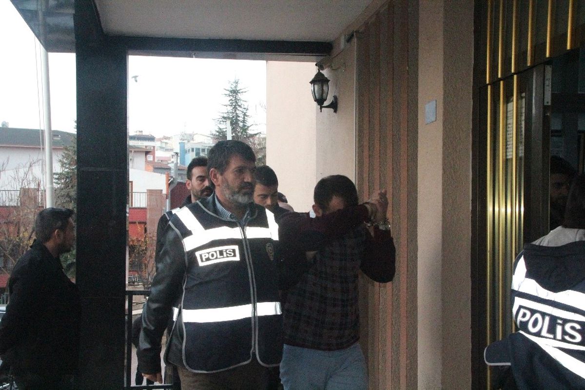 Bilecik\'te Fetö Soruşturması Kapsamında 3 Kişi Çıkarıldıkları Mahkemece Tutuklandı