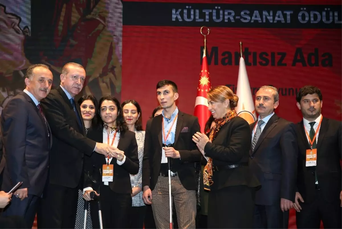 Cumhurbaşkanı Erdoğan\'dan Bağcılar Belediyesi\'ne "Engelleri Aşanlar" Ödülü