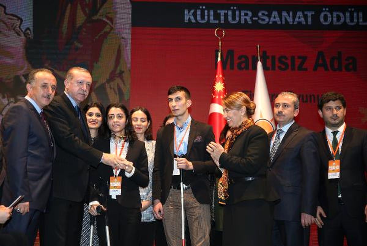 Cumhurbaşkanı Erdoğan\'dan Bağcılar Belediyesi\'ne "Engelleri Aşanlar" Ödülü