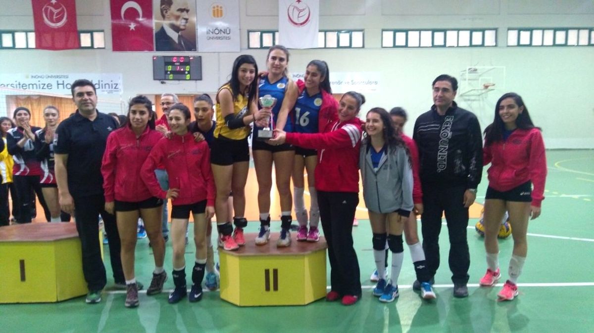 Dü Bayan Voleybol Takımı 1. Lig\'de