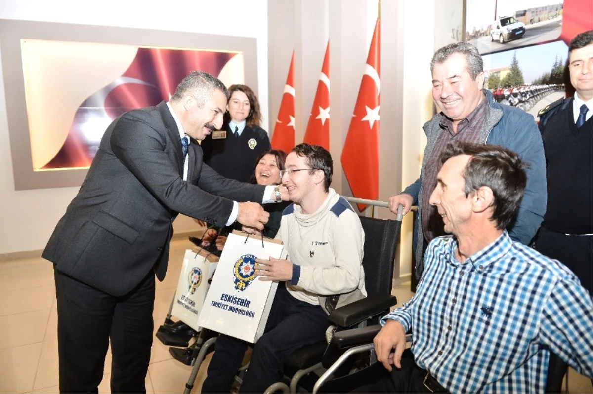 Engelli Vatandaşlardan Emniyete Ziyaret