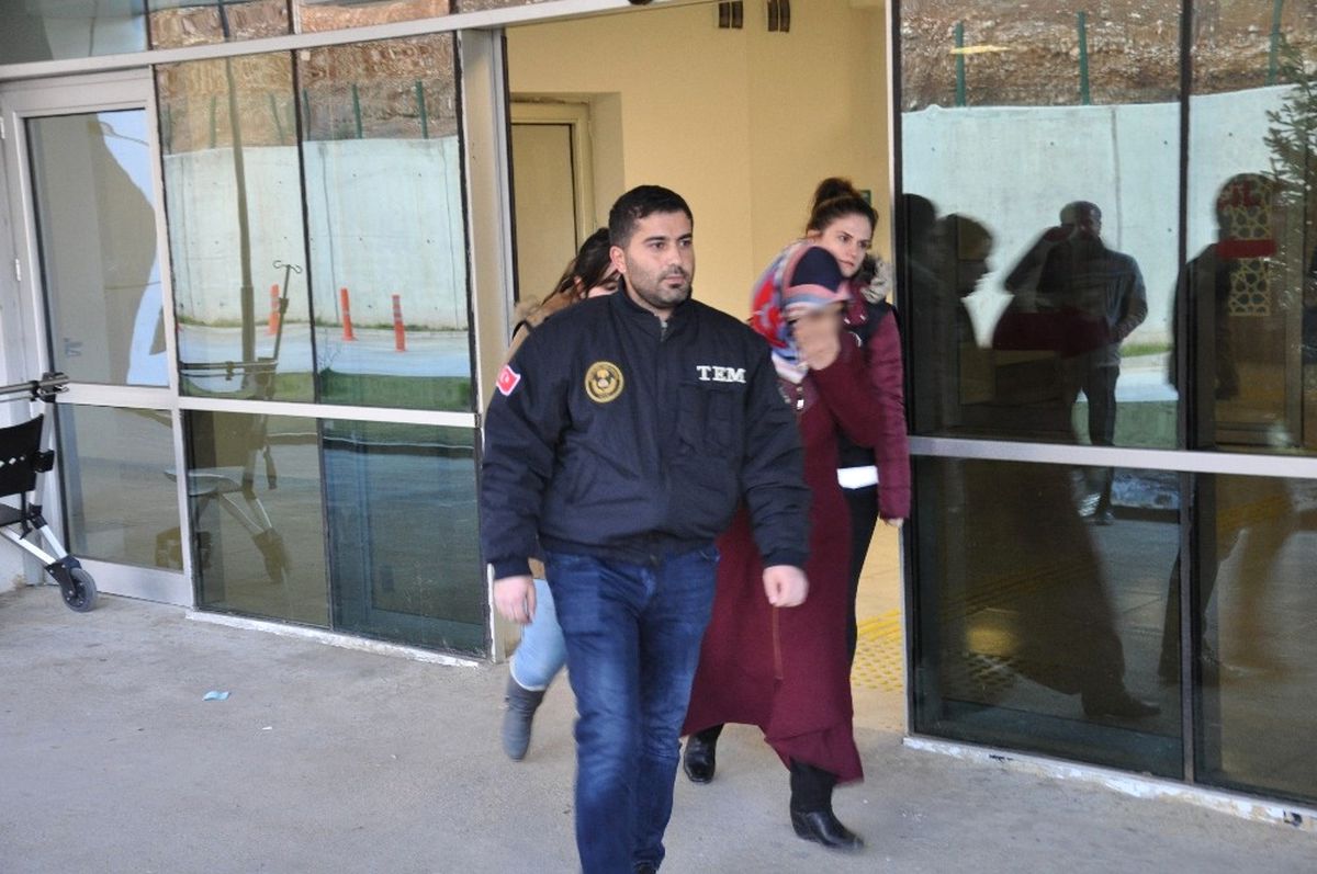 Fetö\'nün Ev Ablalarına Operasyon: 5 Gözaltı