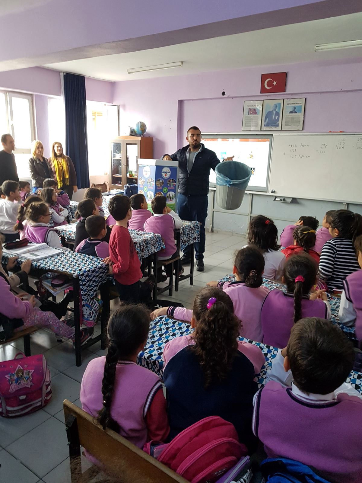 Geri Dönüşüm  Maddeleri Çöp Değildir