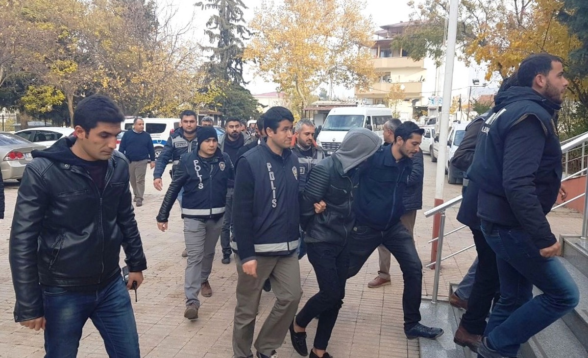Kahramanmaraş\'ta Pkk/kck Operasyonu: 15 Gözaltı