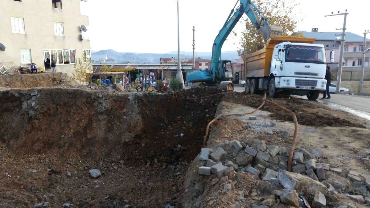 Kulp\'ta Kadın İstihdamı ve Yaşam Merkezinin İnşaatına Başlandı