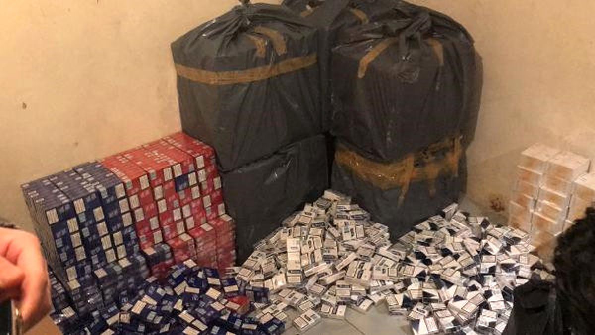 Kumkapı\'da 50 Bin Paket Kaçak Sigara Ele Geçirildi: 7 Gözaltı