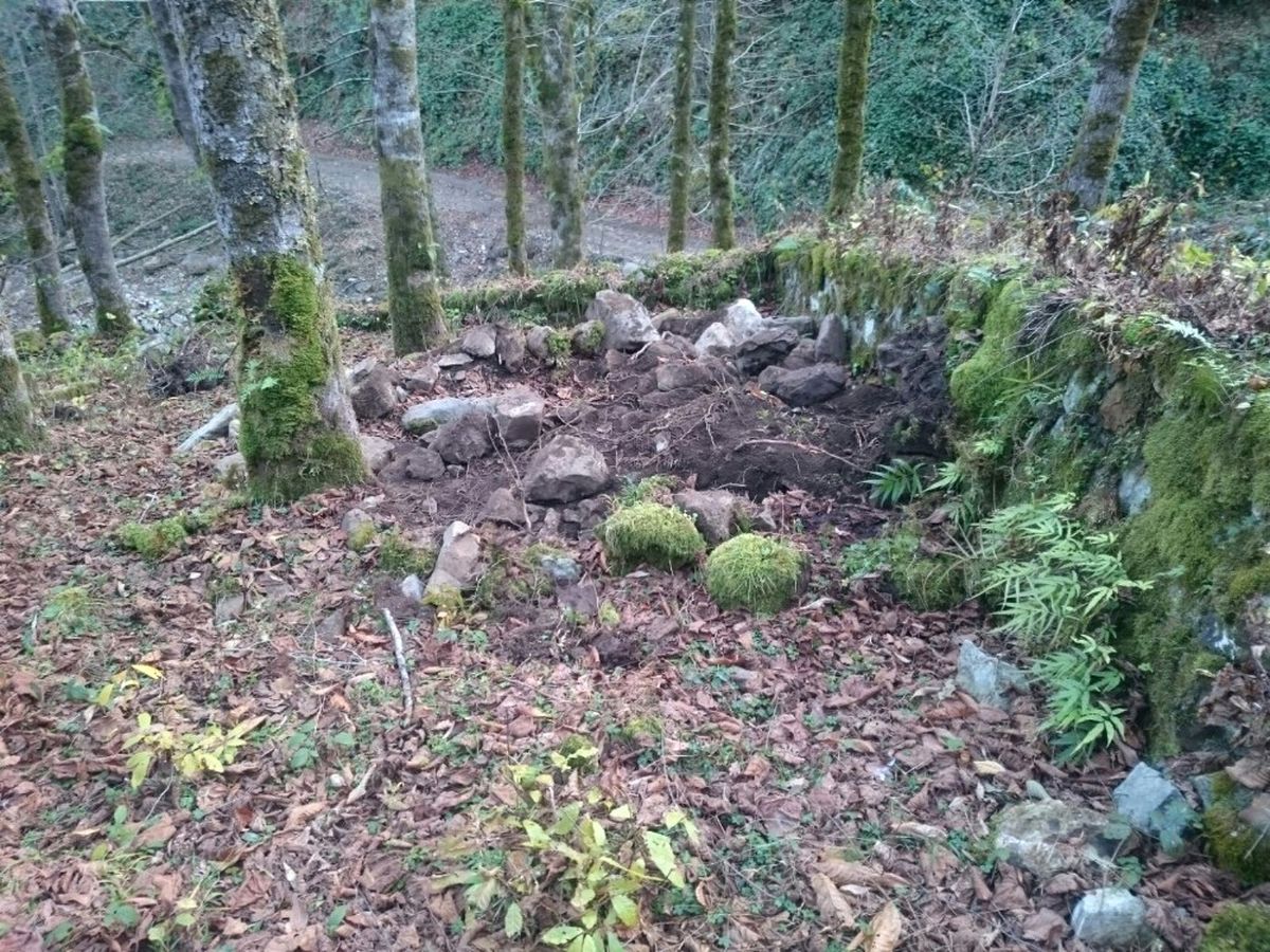 Rize\'de 200 Yıllık Mezar Defineciler Tarafından Tahrip Edildi