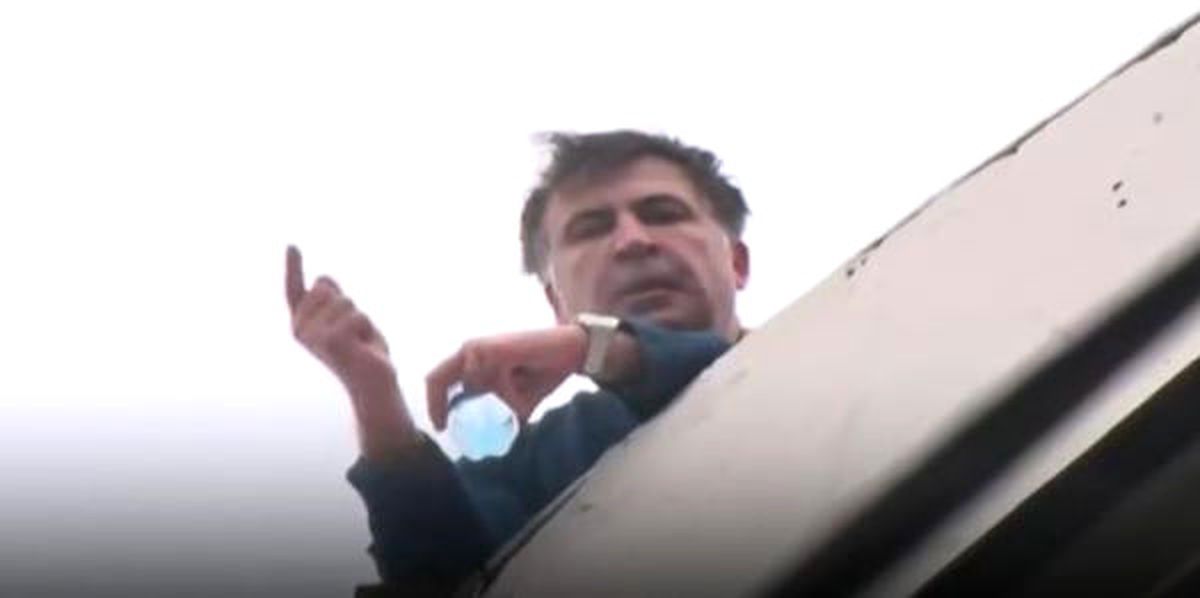 Saakaşvili\'nin Evine Operasyon: Çatıya Çıkıp "İntihar Ederim" Dedi, Gözaltına Alındı