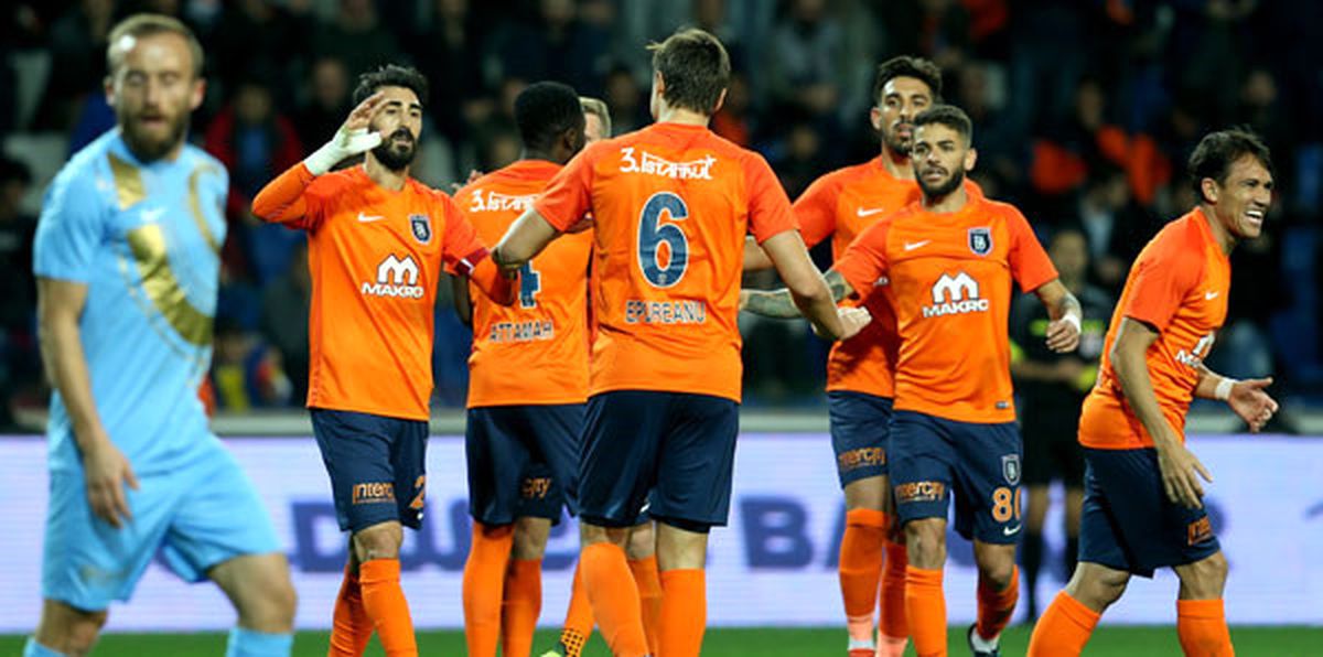 Süper Lig\'in En Yaşlı Takımı Medipol Başakşehir