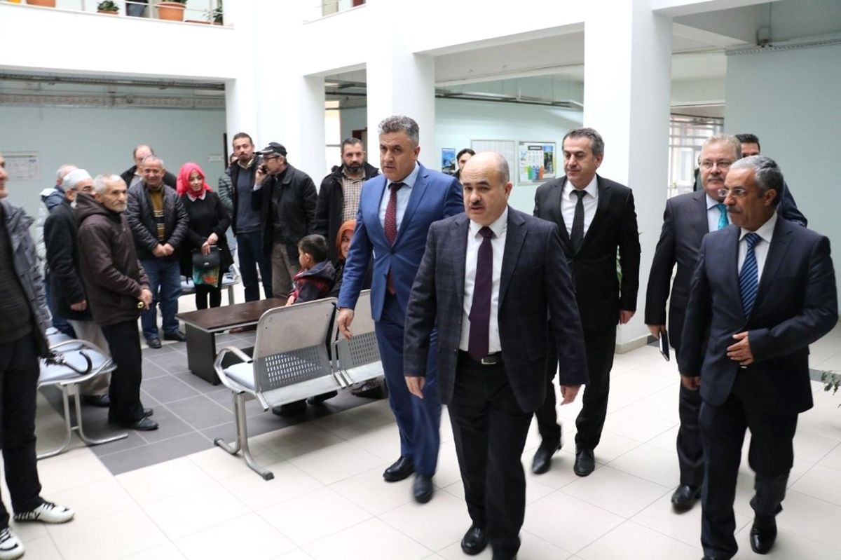 Vali Dağlı Halkı Dinledi