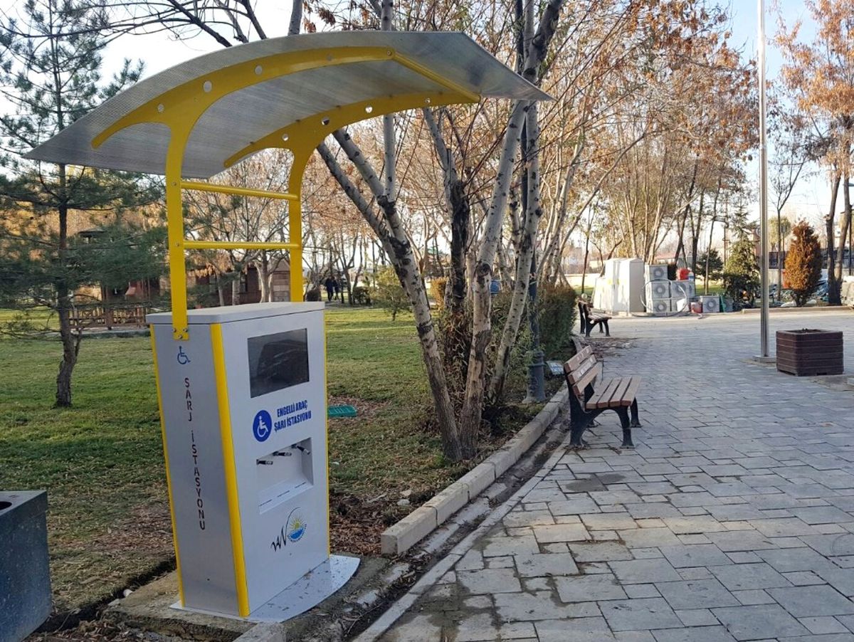 Van\'da Engelleri Kaldıran Hizmet