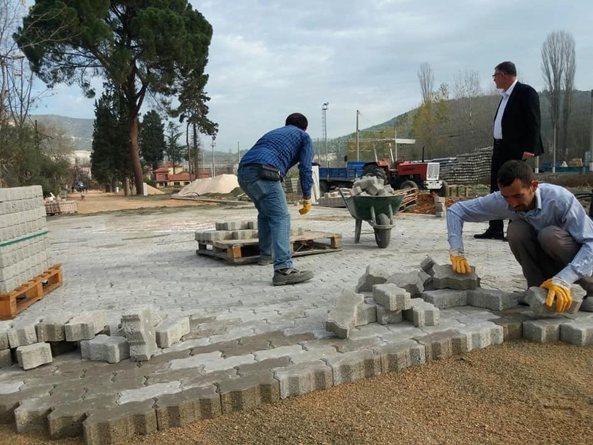 Vezirhan Belediyesi Parke Çalışmalarını Sürdürüyor