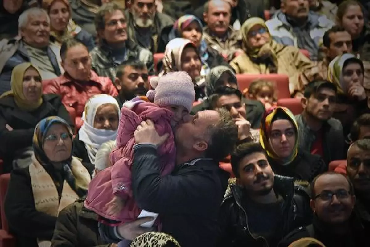 23 Yıl Bekledikleri Kızının Doğum Gününde, TOKİ\'den Ev Sahibi Oldu