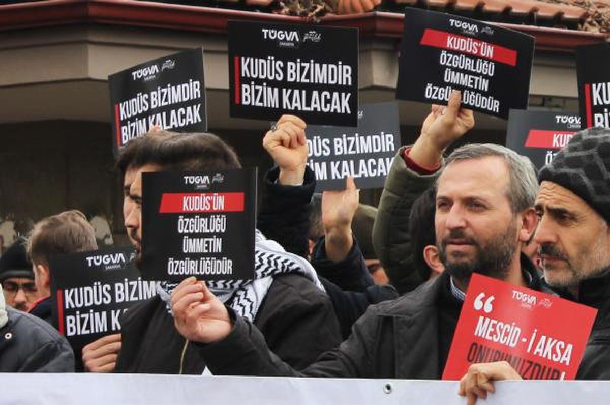 Adapazarı\'nda ABD\'nin \'Kudüs\' Açıklamasına Tepki