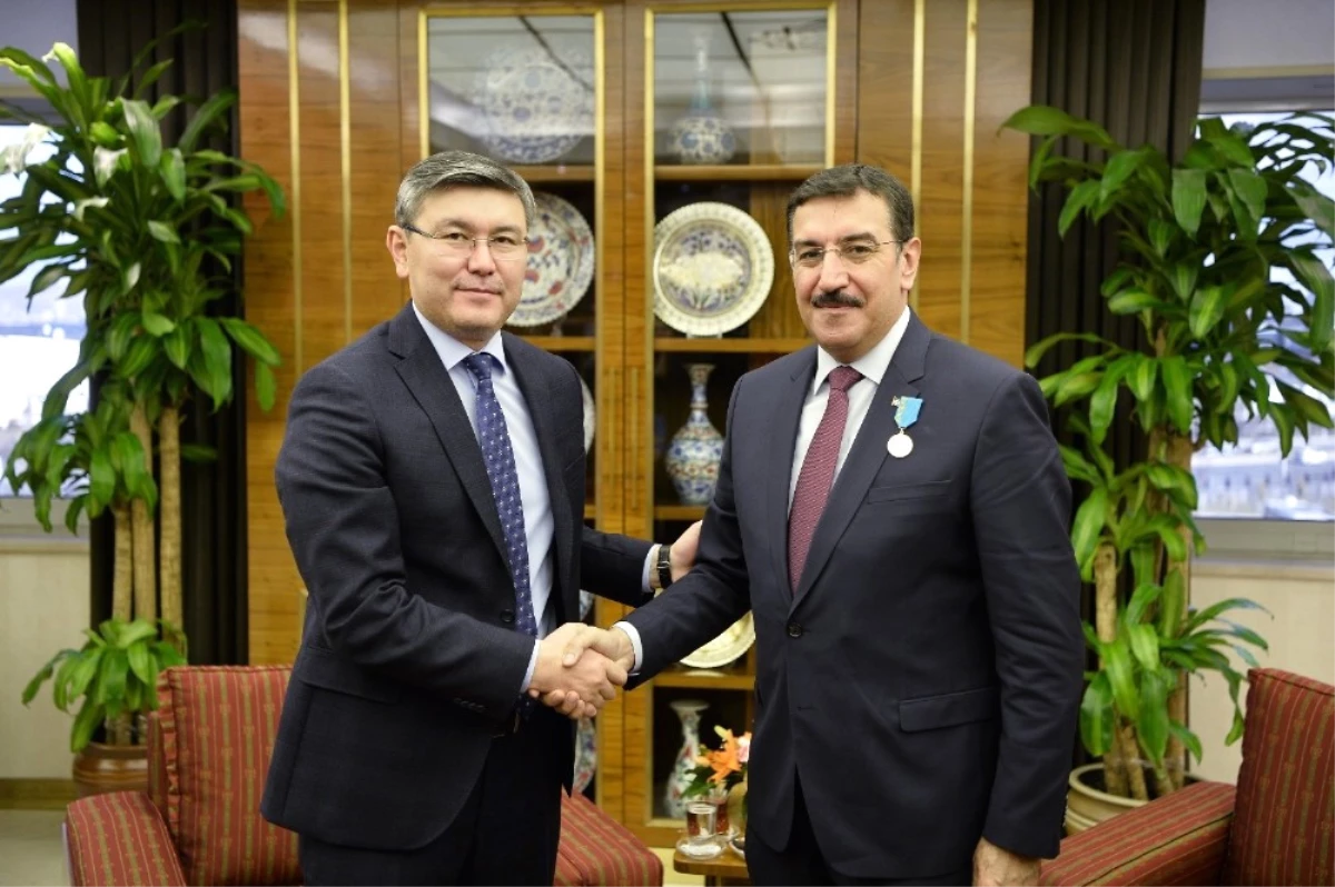 Bakan Tüfenkci, Kazakistan Büyükelçisi Saparbekulı\'yı Kabul Etti