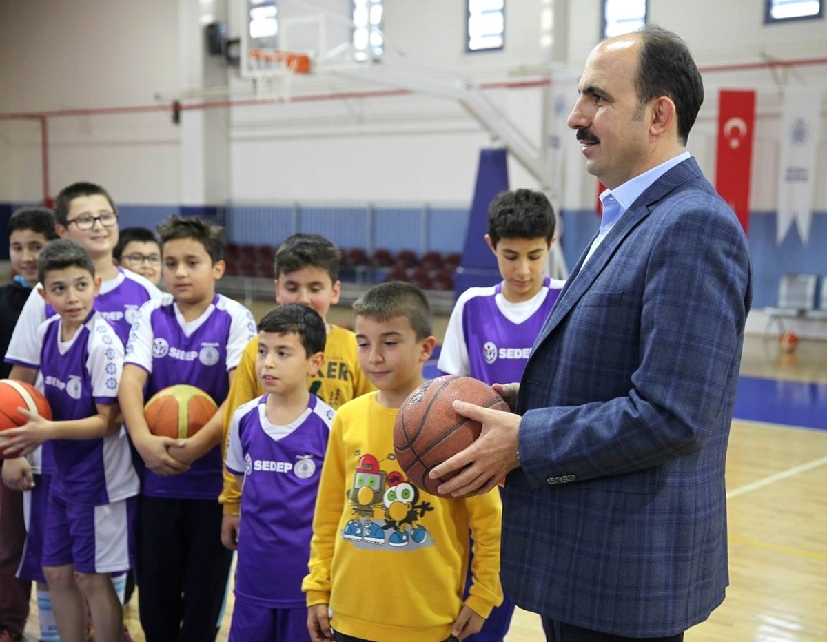 Başkan Altay Spor Okullarını Ziyaret Etti