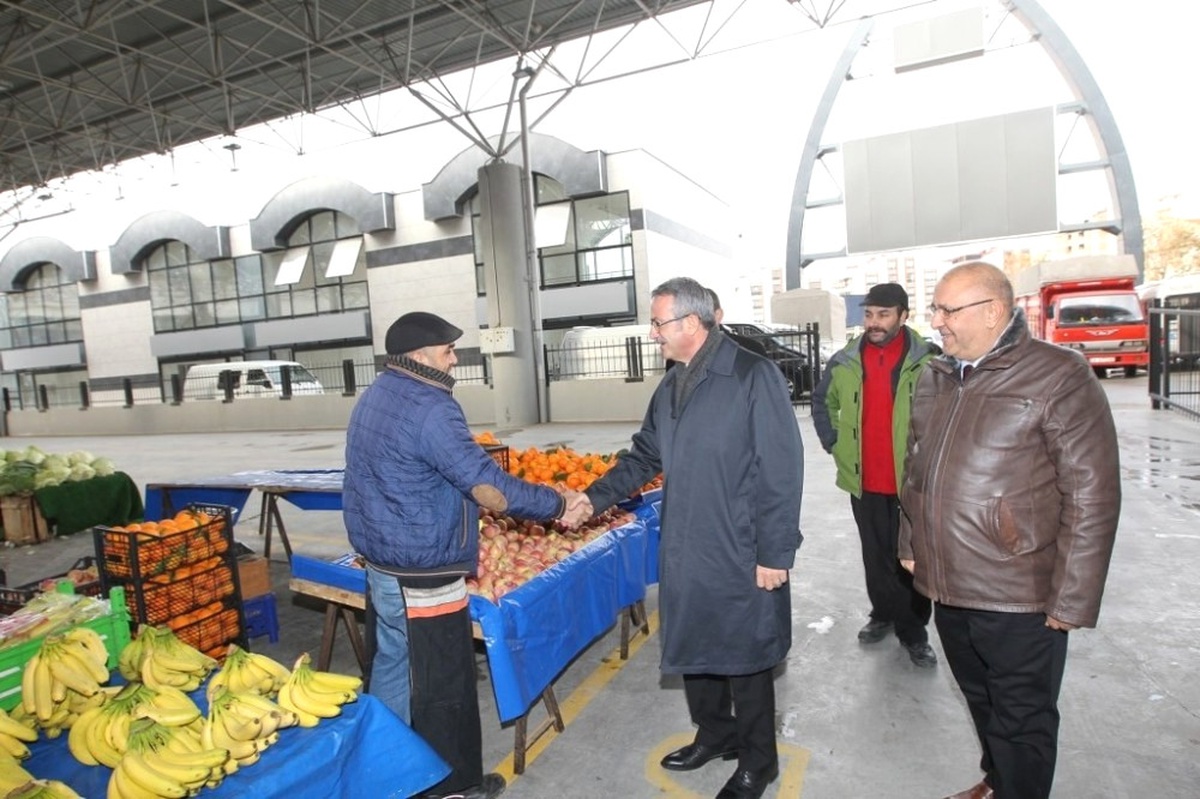 Başkan Köşker\'den Tatlıkuyu Pazarına Ziyaret