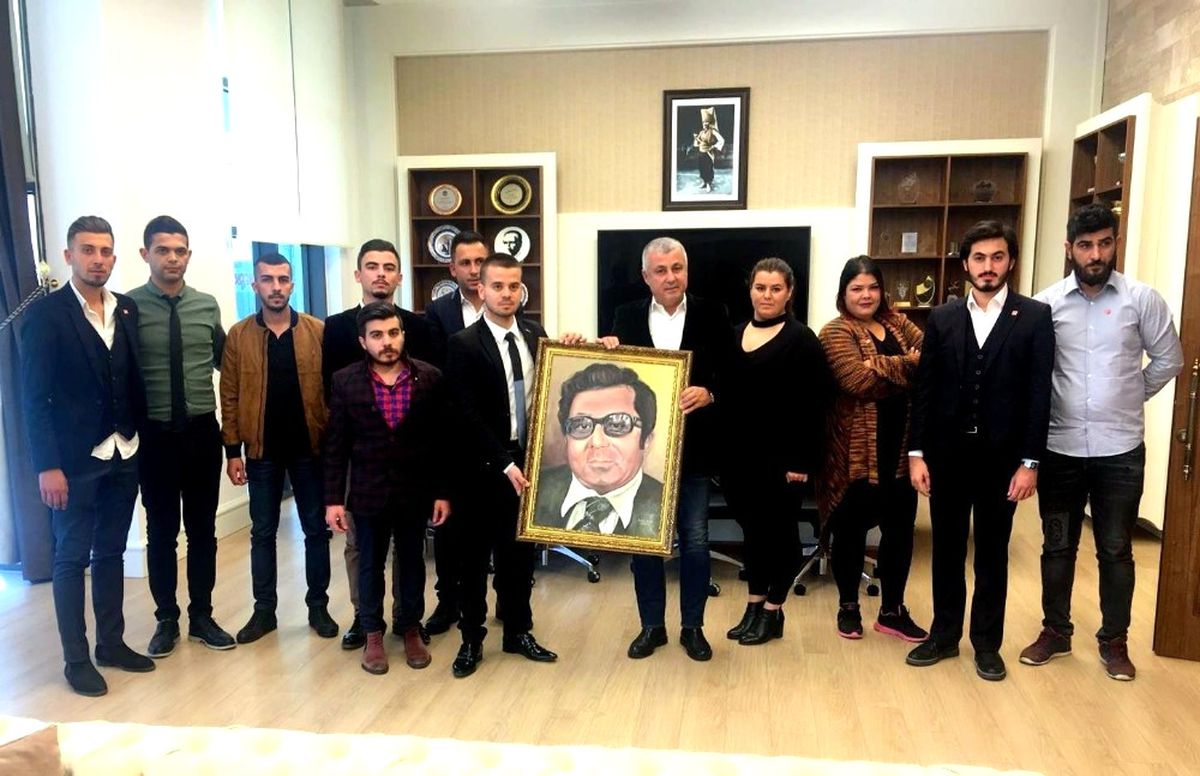 Başkan Sözen\'e Gençlerden Anlamlı Sürpriz