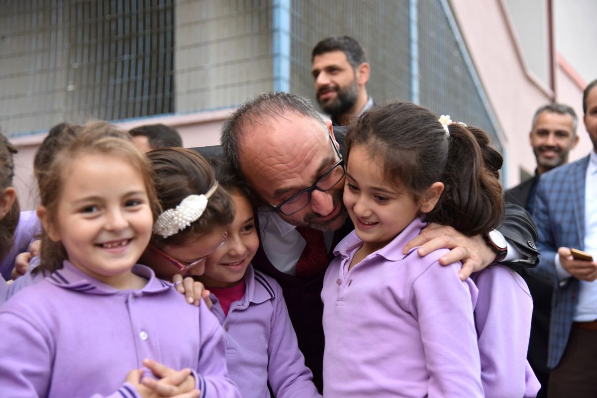 Başkan Üzülmez Özel Çocukları Unutmadı