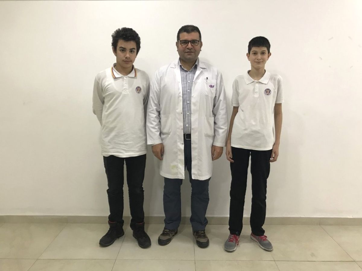 Burhaniye\'de Uğur Ortaokulu Satranç Şampiyonu Oldu