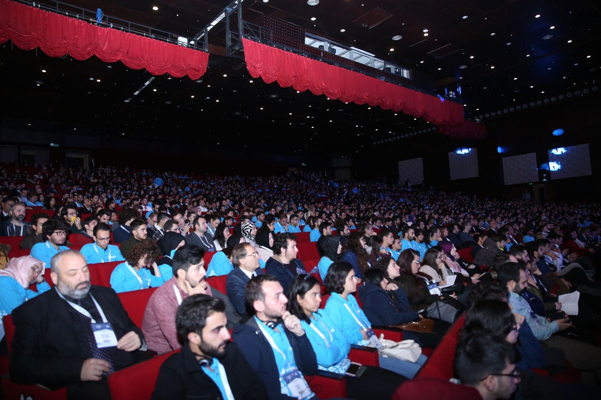 Büyükekşi: "Eski Köye Yeni Adet Getirin"