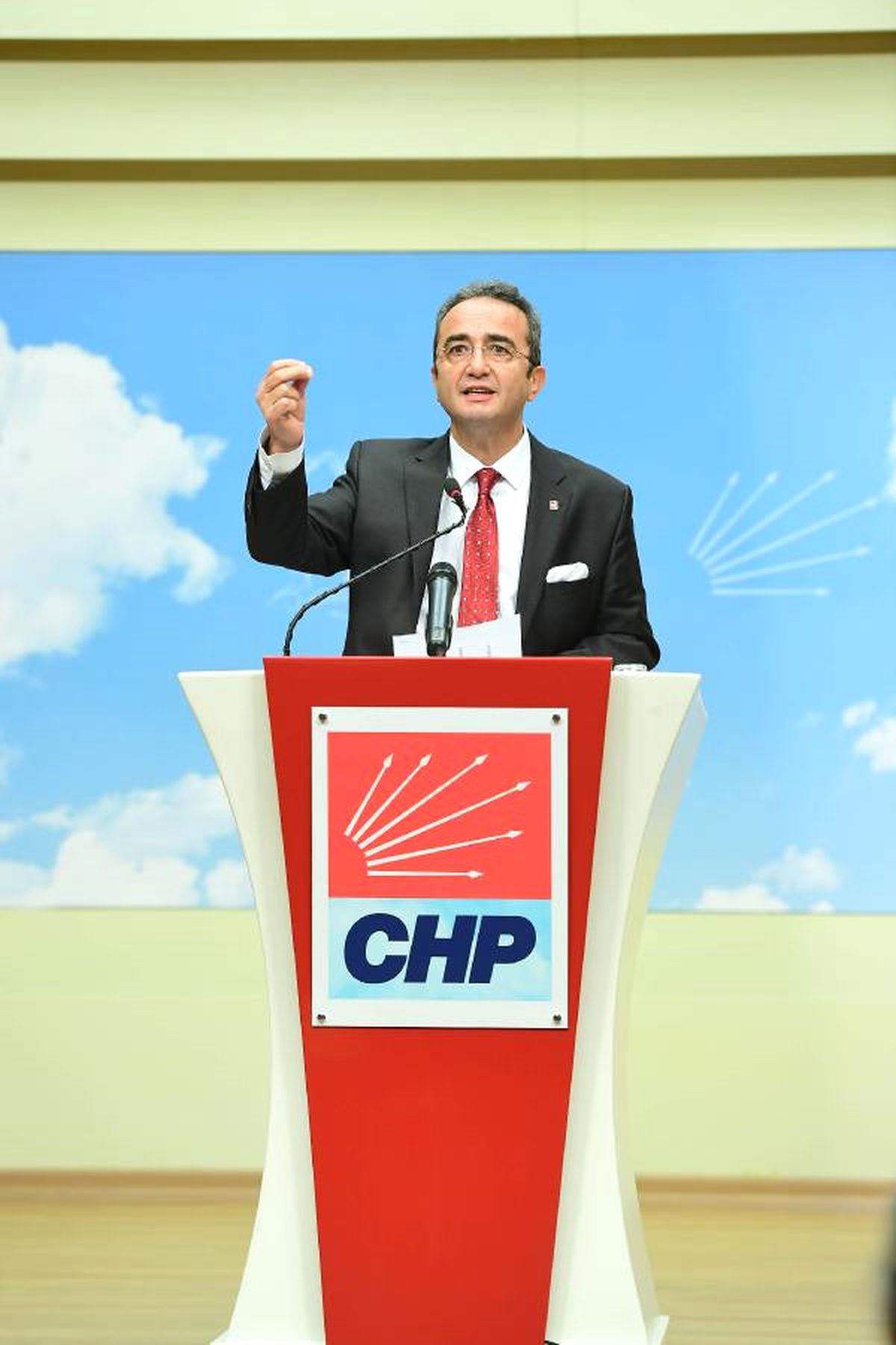 CHP\'li Tezcan: Buyursunlar Meclis\'te Çoğunlukları Var Hodri Meydan