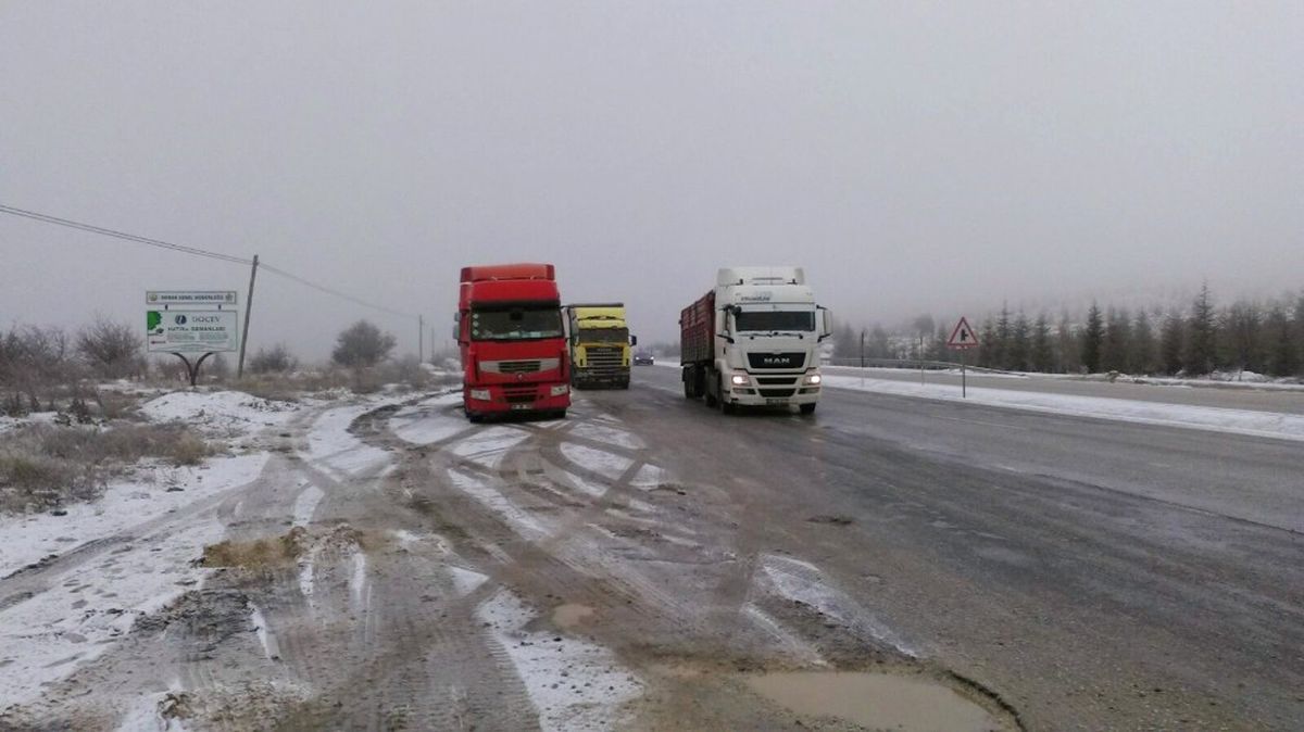 Denizli-Antalya Ulaşımına Kar Engeli